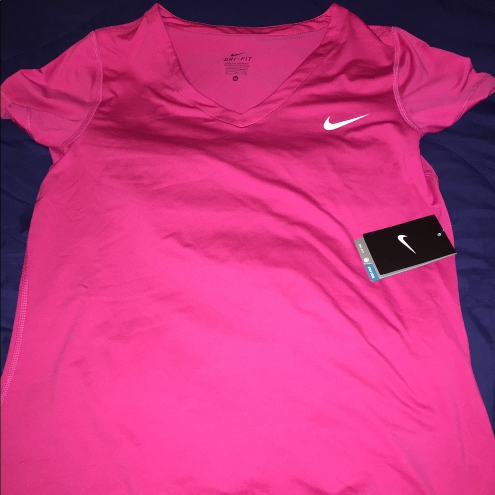 Women’s Dri fit Nike Pink shirt XL